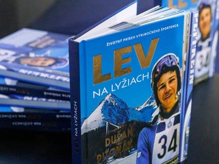 Kniha Lev na lyžiach Dušan Pitoňák.