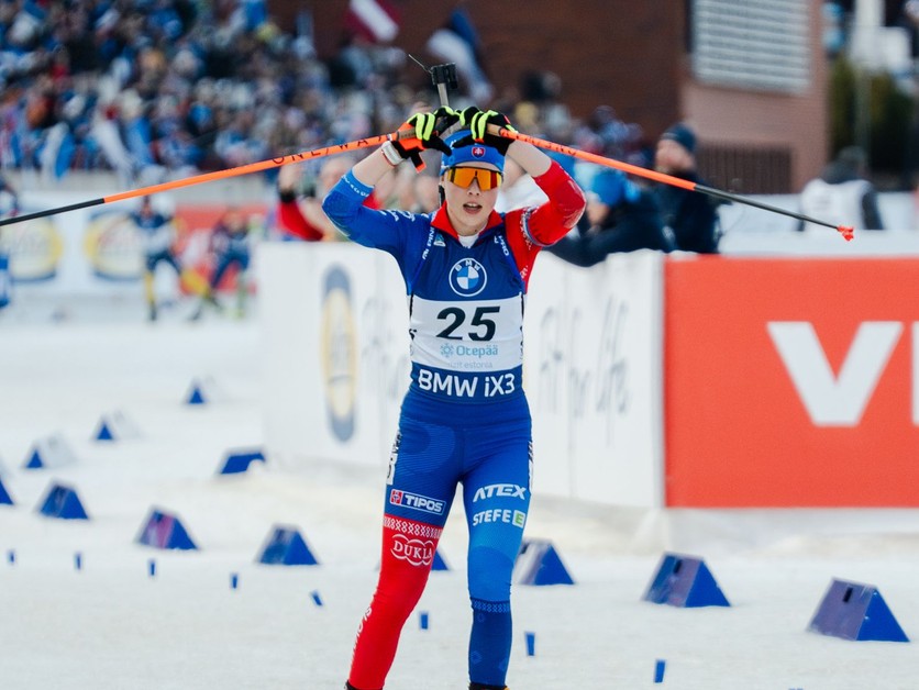 Ema Kapustová počas stíhacích pretekov žien v estónskom Otepää. 
