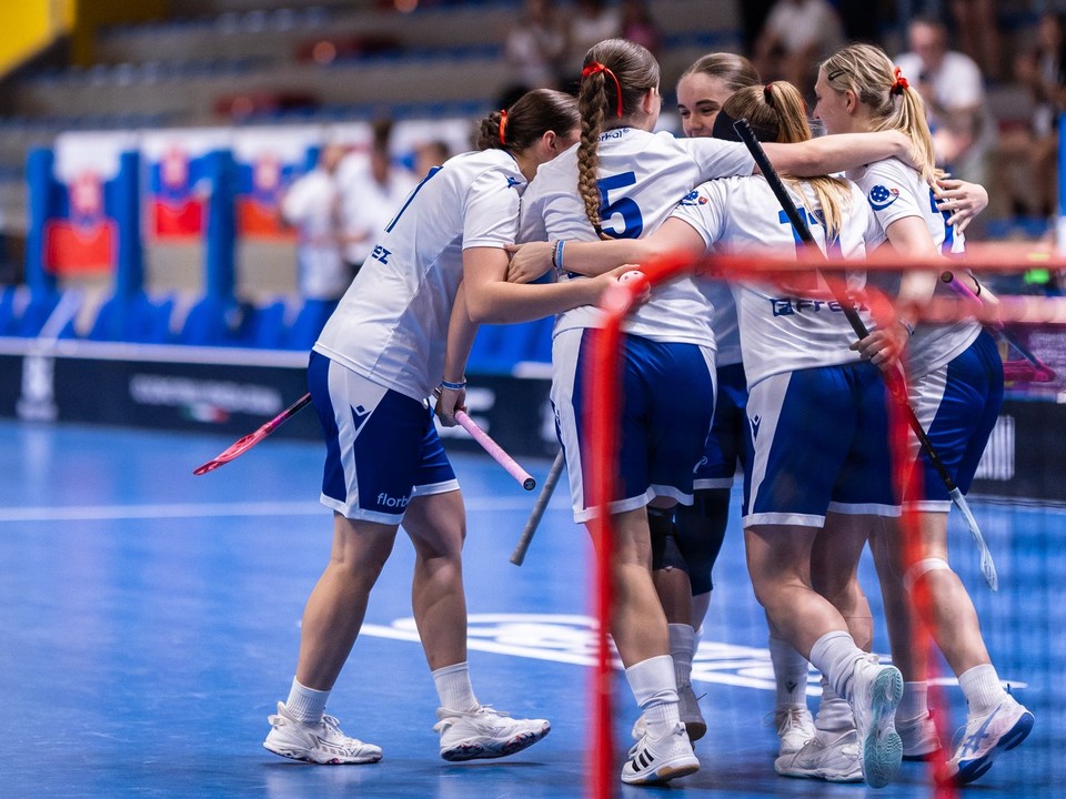Slovenské florbalistky do 19 rokov