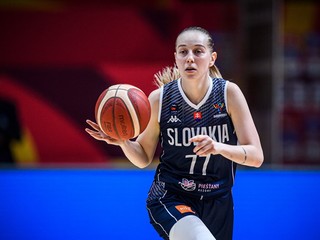 Nikola Dudášová v zápase Slovensko - Švédsko na ME v basketbale žien 2021.