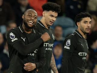 Hráči Manchestru City oslavujú gól