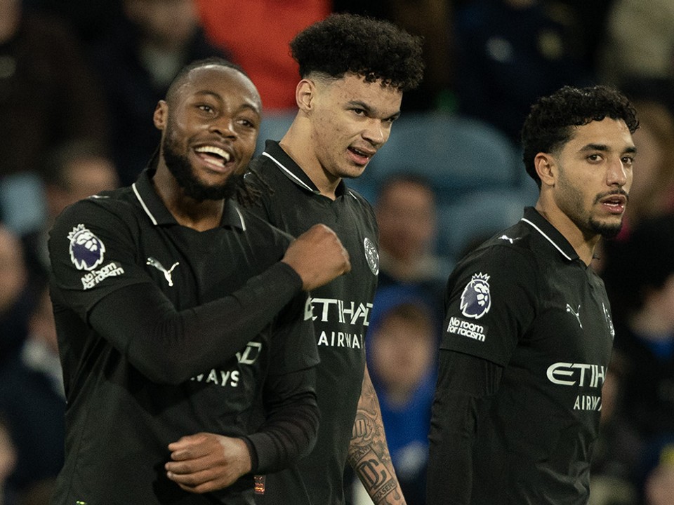 Hráči Manchestru City oslavujú gól