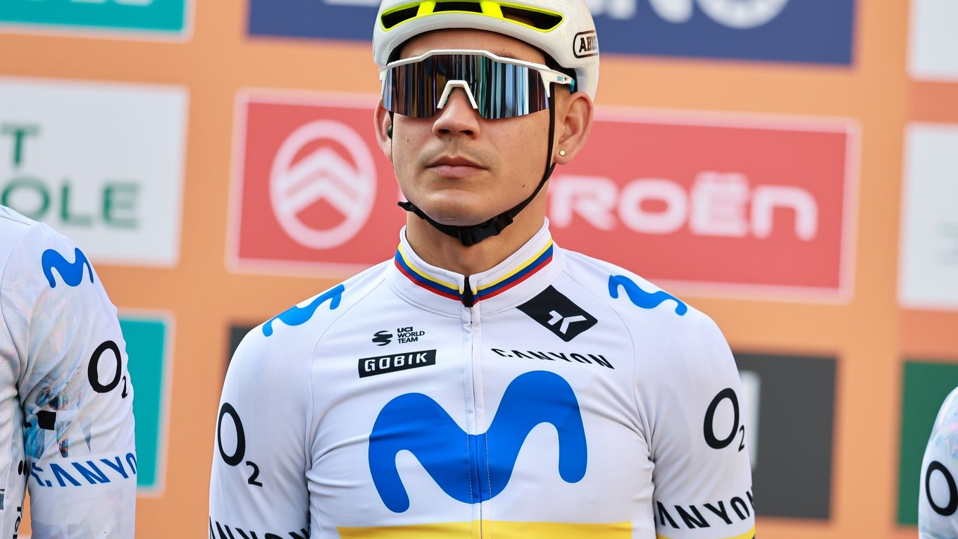 Ekvádorský cyklista Orluis Alberto Aular v drese tímu Movistar.