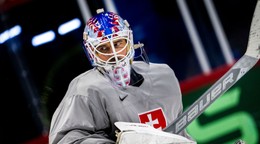 Brankár Patrik Rybár počas tréningu na MS v hokeji 2025.