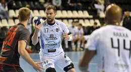 Jakub Kravčák (Prešov) počas prvého zápasu finále play off Niké Handball extraligy v hádzanej mužov Tatran Prešov - MŠK Považská Bystrica.