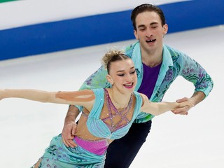 Gruzínska športová dvojica Anastasia Metelkinová a Luka Berulava