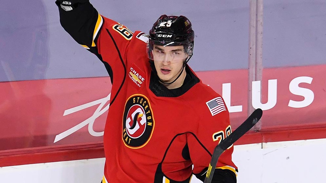 Adam Ružička v drese Stockton Heat.