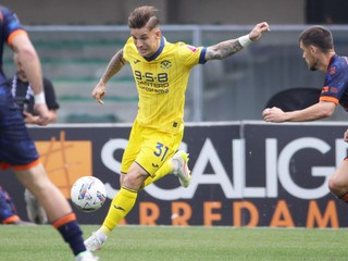 Slovenský futbalista Hellasu Verona Tomáš Suslov.