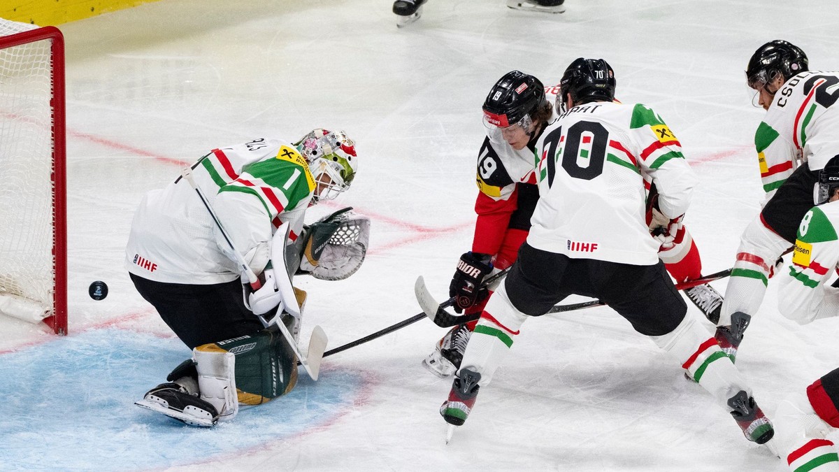 Fotka zo zápasu Rakúsko - Maďarsko na MS v hokeji 2026.