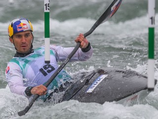 Slovenský vodný slalomár Jakub Grigar v semifinálovej jazde počas pretekov v kategórii K1 na majstrovstvách Európy.