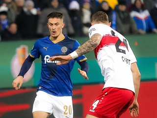 Adrián Kaprálik v drese Holstein Kiel.
