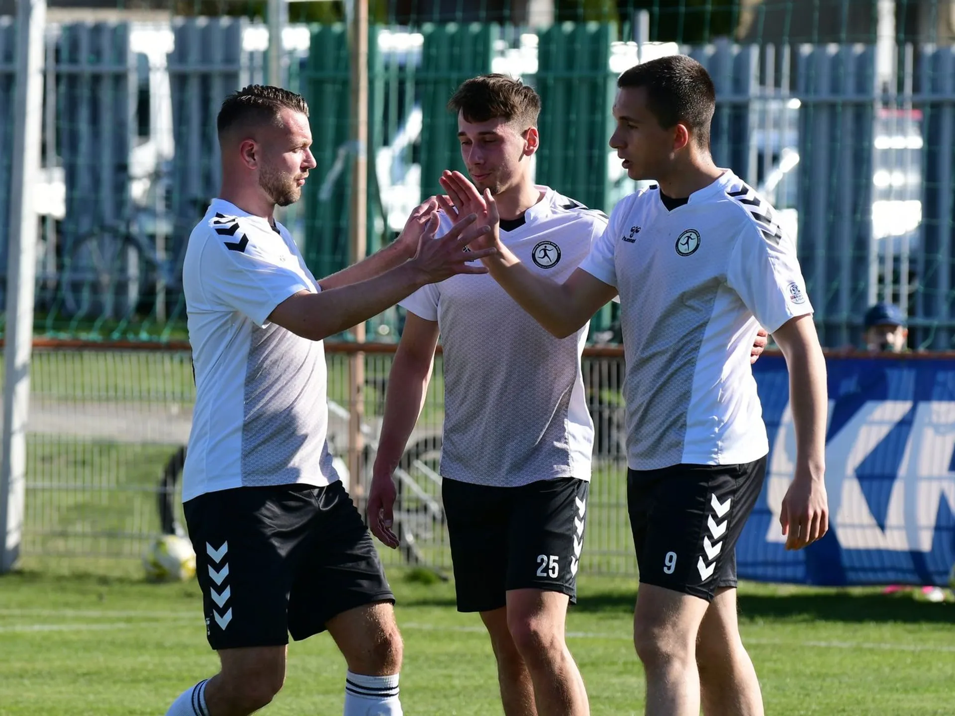 TIPOS III. LIGA – Futbalová jar neuberá na tempe. Boj o body pokračuje aj počas sviatkov