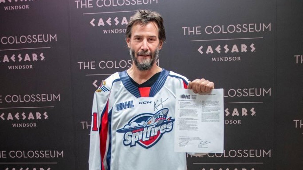 Keanu Reeves podpísal zmluvu s tímom Windsor Spitfires z juniorskej súťaže Ontario Hockey League (OHL)