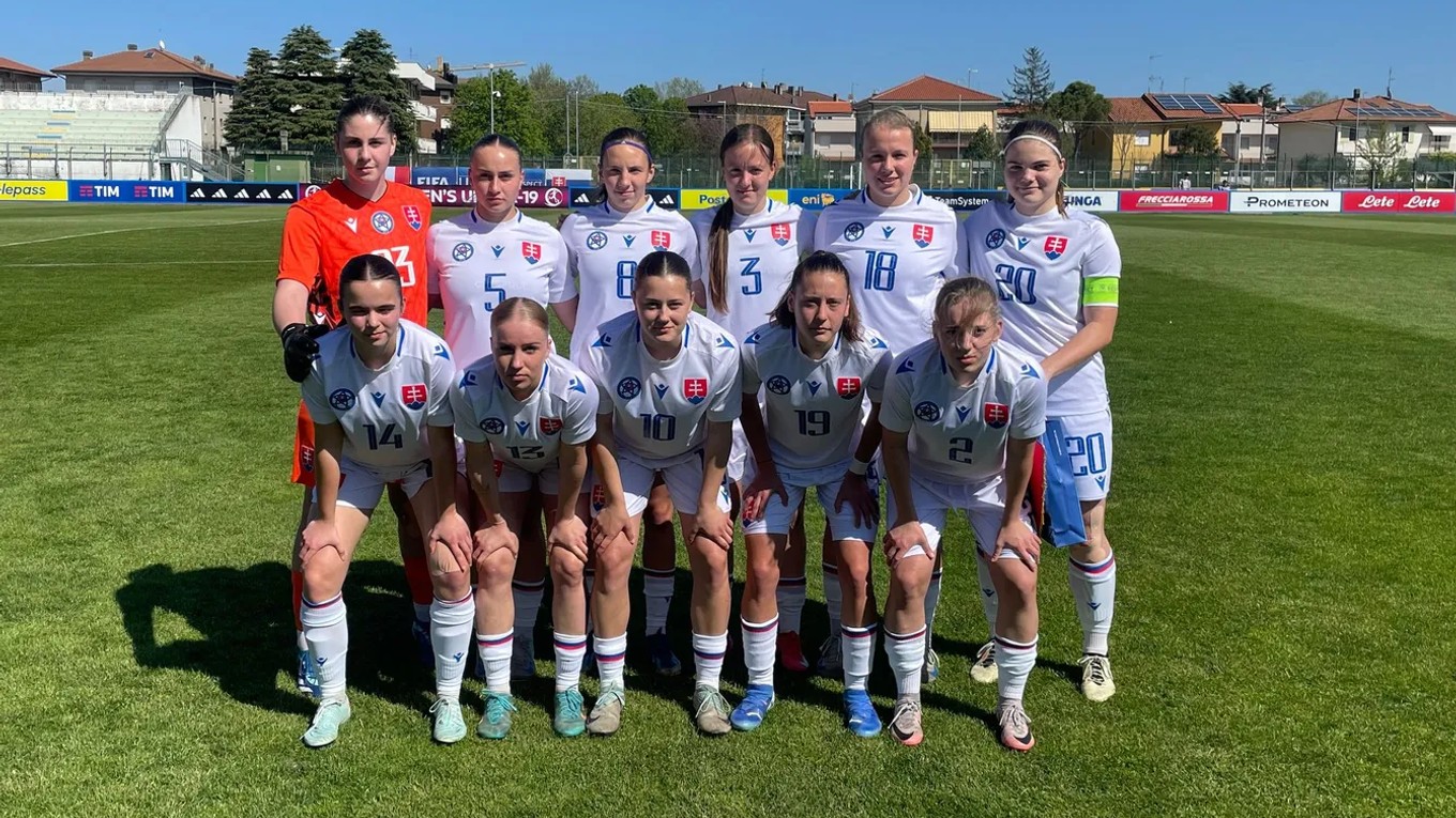 Slovenské futbalistky do 19 rokov, archívna snímka.