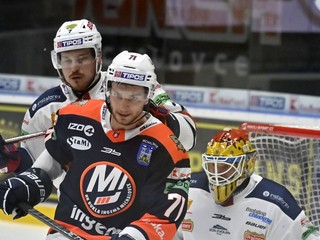 Vpredu Michal Kabáč (Michalovce).