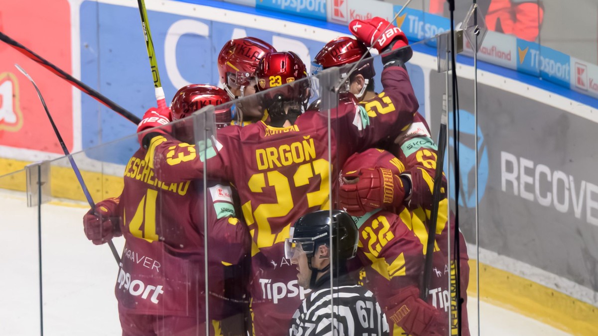 Hráči Trenčína sa tešia z gólu