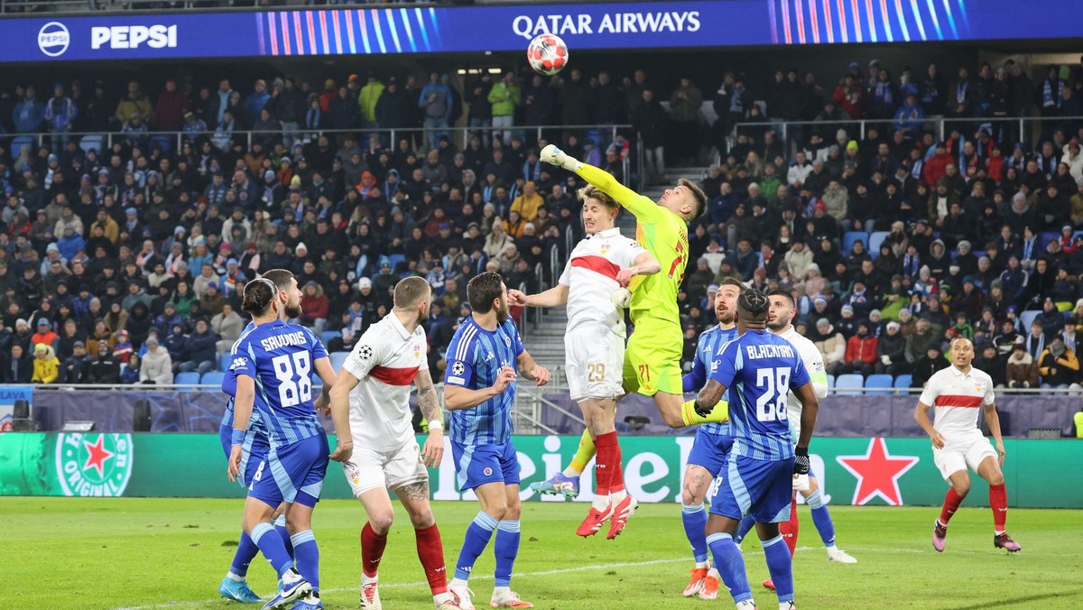 Momentka zo zápasu ŠK Slovan Bratislava - VfB Stuttgart v 7. kole ligovej fázy Ligy majstrov.