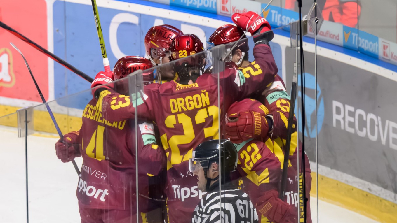 Hráči Trenčína sa tešia z gólu