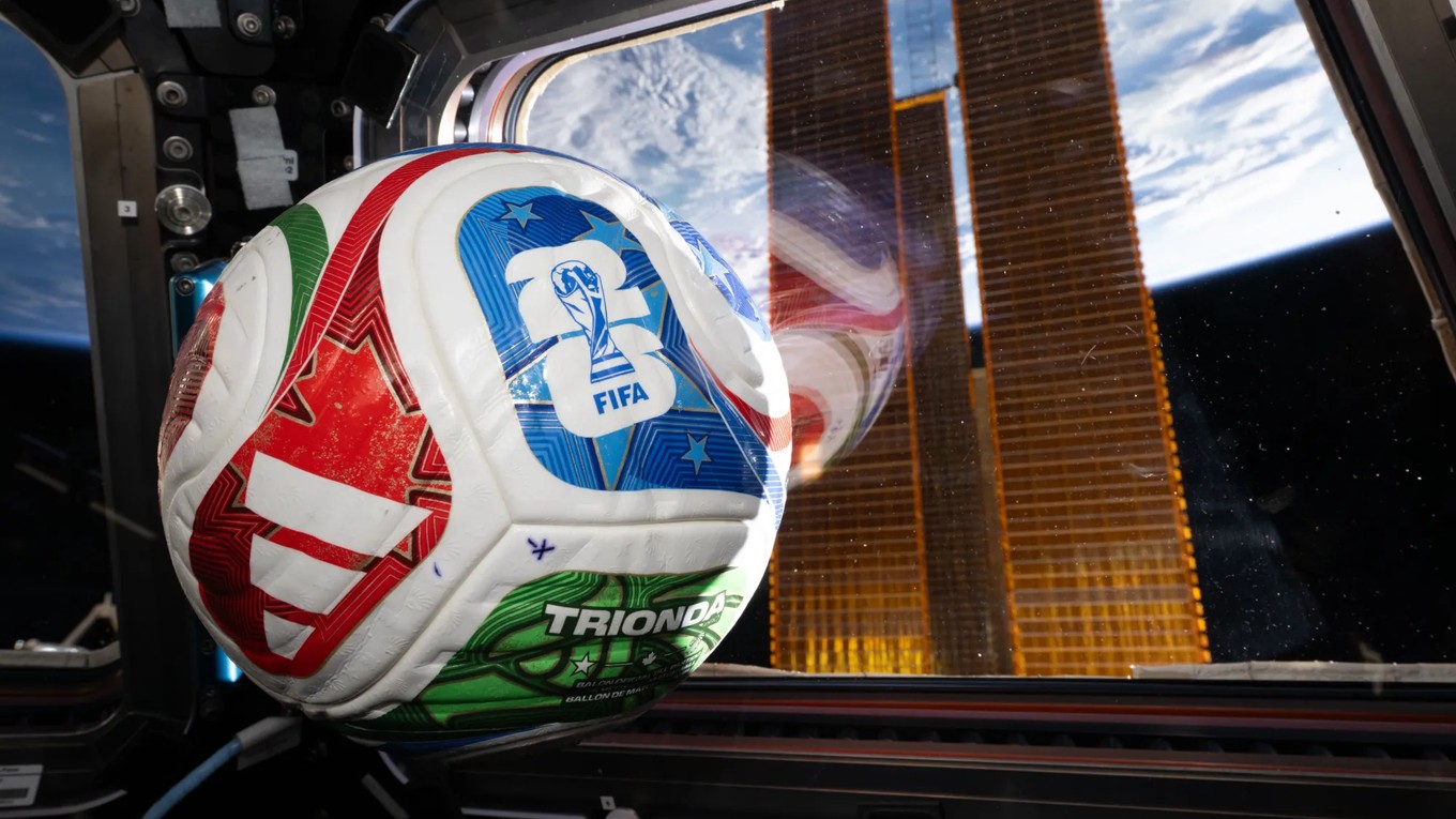 Lopta MS vo futbale 2026 vo vesmíre