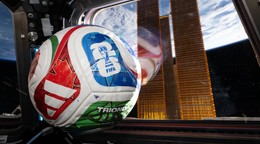 Lopta MS vo futbale 2026 vo vesmíre