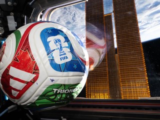 Lopta MS vo futbale 2026 vo vesmíre