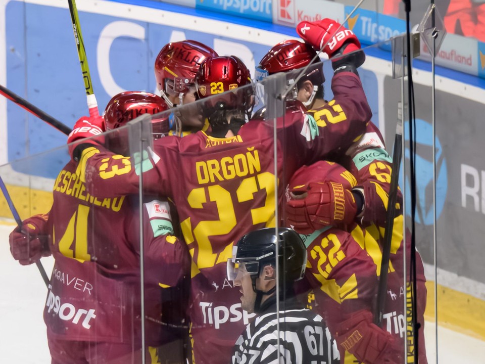 Hráči Trenčína sa tešia z gólu