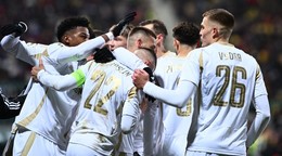 Lukáš Haraslín (v strede) sa teší z gólu so spoluhráčmi