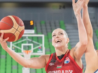 Virág Kissová v drese Maďarska na ME v basketbale žien 2023.