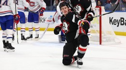 Josh Doan oslavuje gól