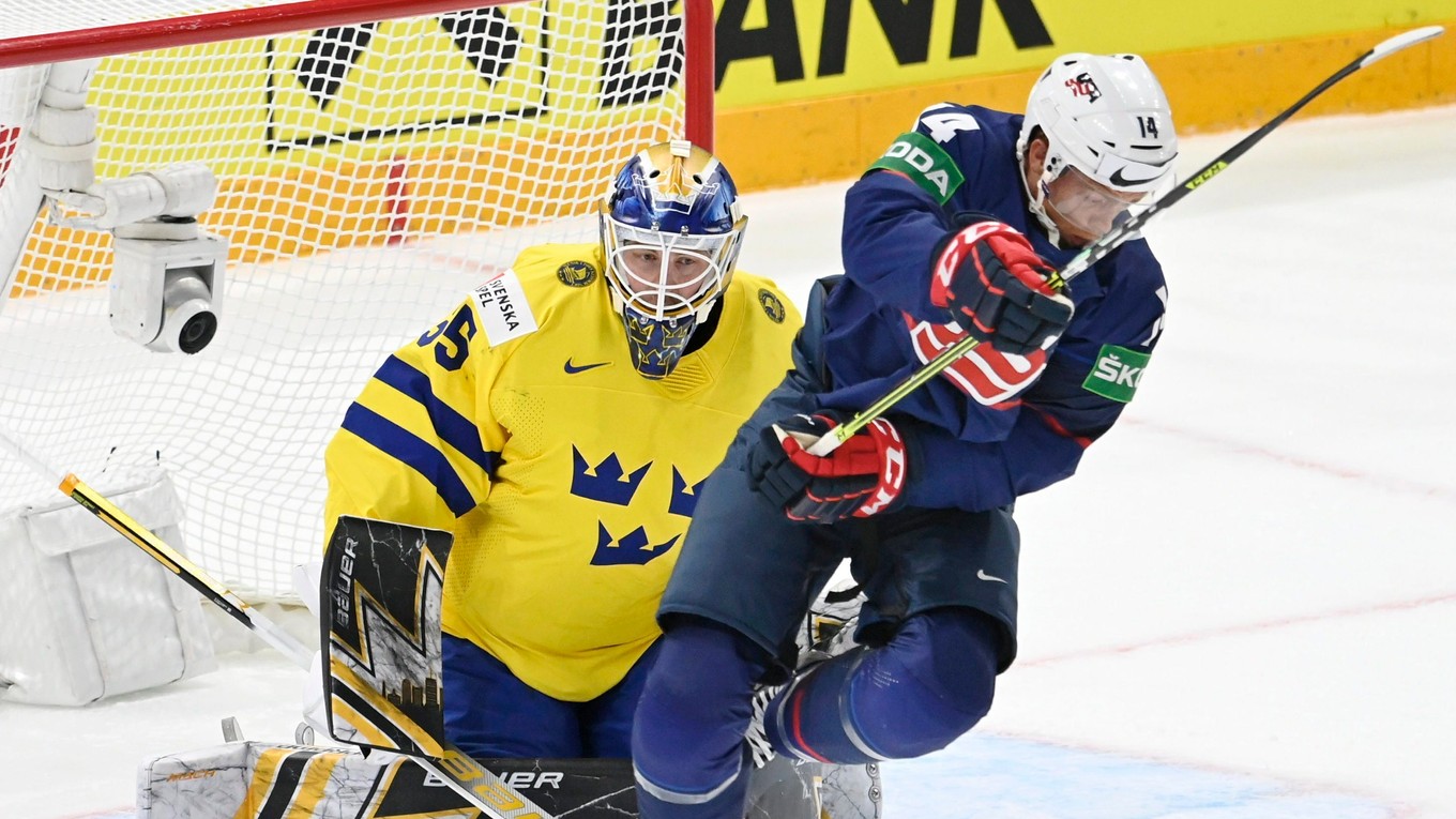 Momentka zo zápasu USA - Švédsko na MS v hokeji 2022.
