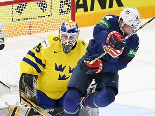 Momentka zo zápasu USA - Švédsko na MS v hokeji 2022.