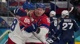 Česi sa tešia z gólu proti Francúzsku.