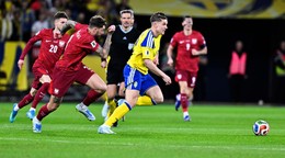 Fotka zo zápasu Švédsko - Poľsko vo finále baráže o MS vo futbale 2026.