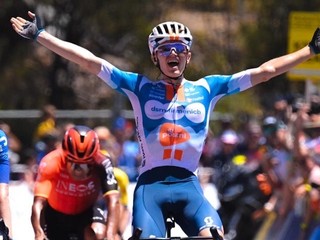 Oscar Onley z tímu DSM-Firmenich vyhral 5. etapu na Tour Down Under 2024.