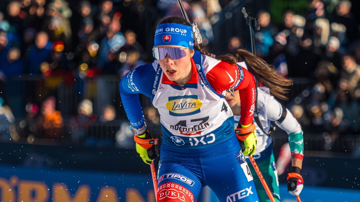 Ema Kapustová počas Svetového pohára v Hochfilzene 2025.