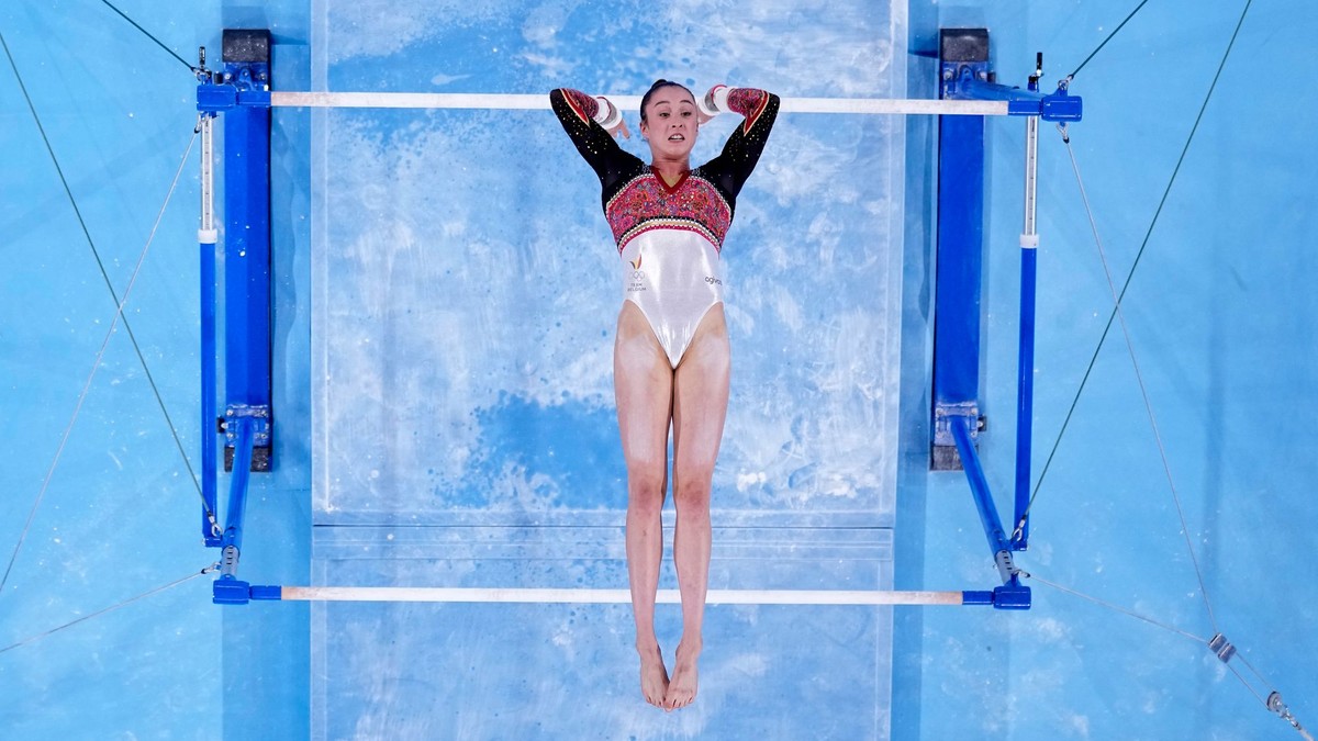 Belgická gymnastka Nina Derwaelová.