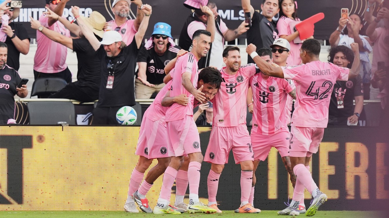 Lionel Messi oslavuje gól.