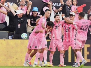 Lionel Messi oslavuje gól.