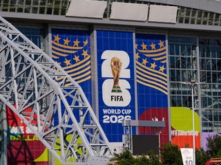 Štadión AT&T Stadium v Arlingtone v metropolitnej oblasti Dallasu