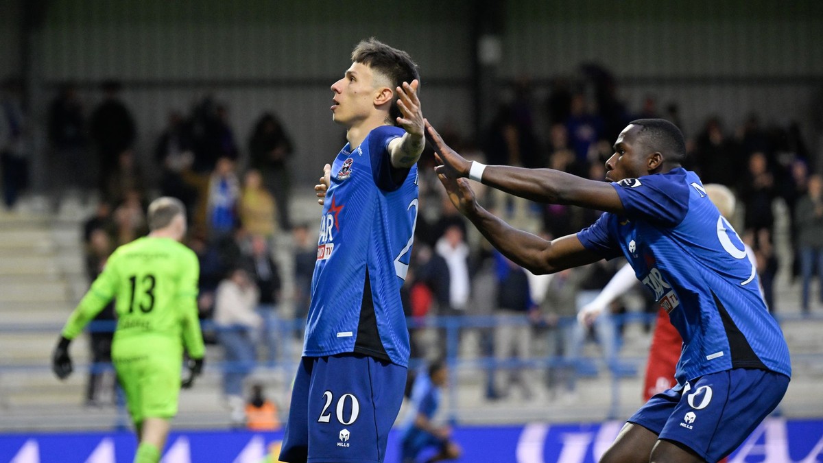 David Hrnčár oslavuje gól.