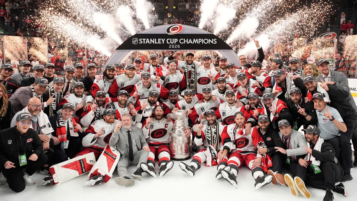 Carolina Hurricanes získala Stanley Cup.