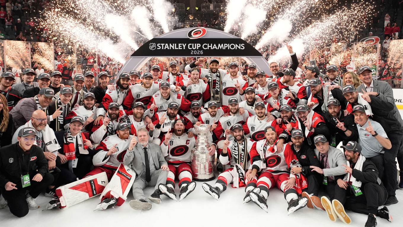 Carolina Hurricanes získala Stanley Cup. 