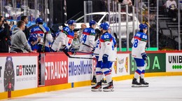 Slovenskí hokejisti v zápase Slovensko - Fínsko na MS v hokeji 2025. 