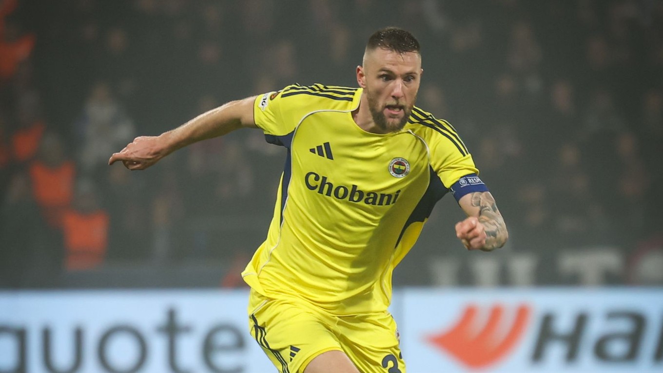 Milan Škriniar v drese Fenerbahce Istanbul.