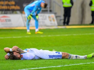 Smútok futbalistov Michaloviec z prehry proti FC Košice.