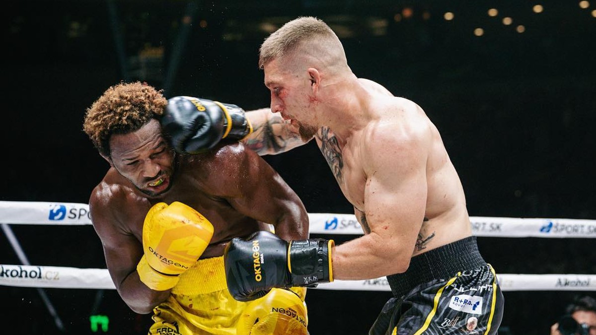 Mazuch v súboji so Silvom.