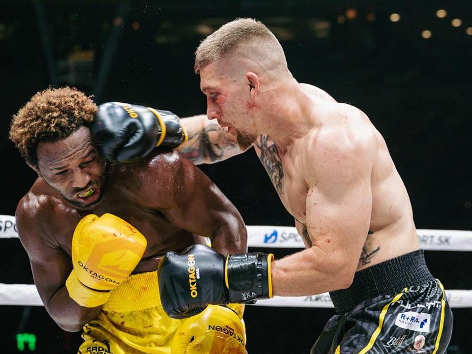 Mazuch v súboji so Silvom.