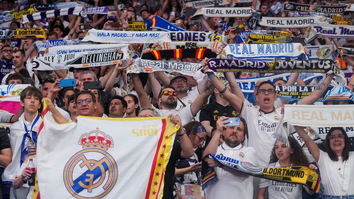 Fanúšikovia Realu Madrid počas finále Ligy majstrov proti Borussii Dortmund.