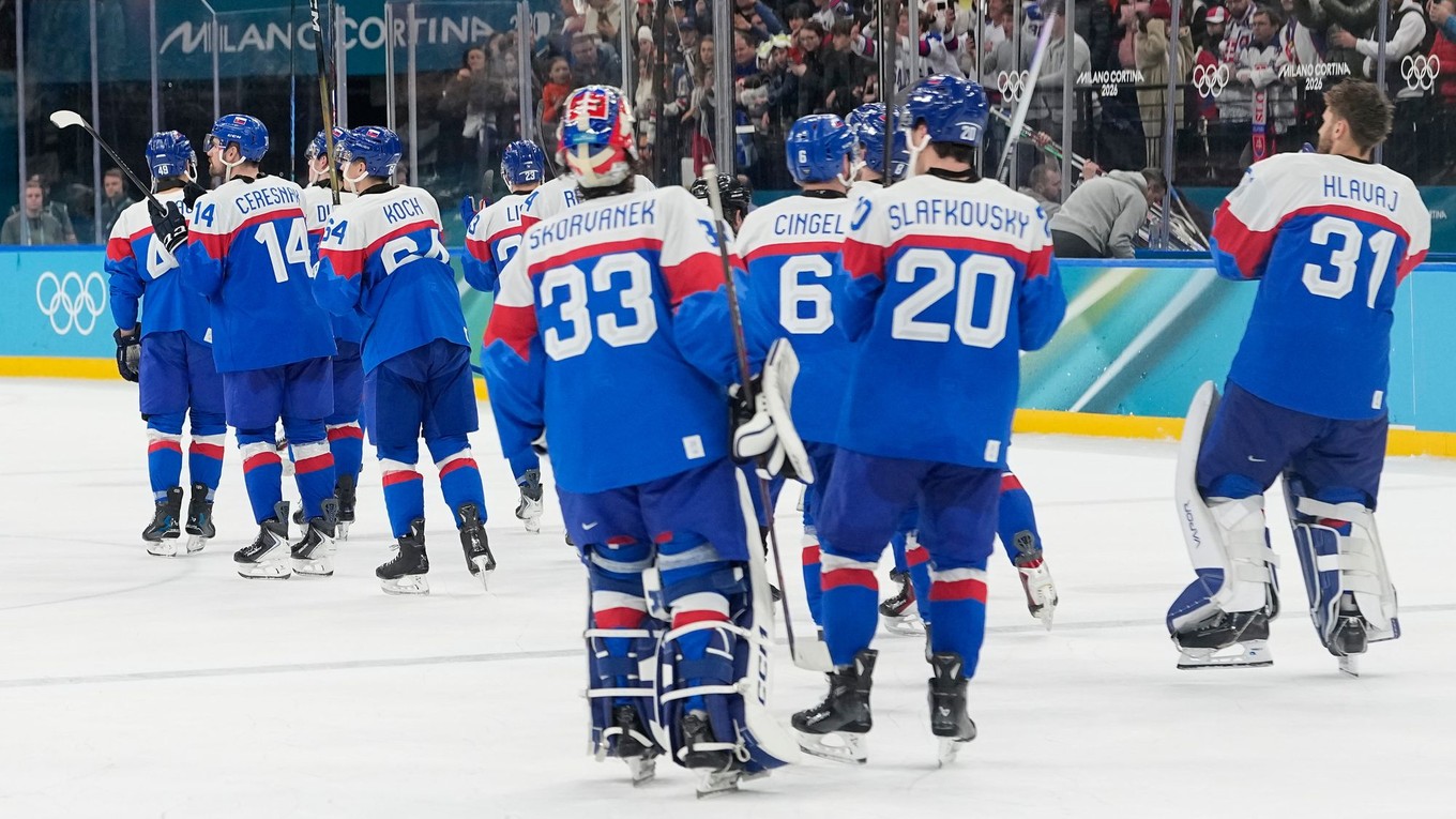 Hokejisti Slovenska po zápase Slovensko - USA v semifinále ZOH 2026.