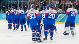 Hokejisti Slovenska po zápase Slovensko - USA v semifinále ZOH 2026.